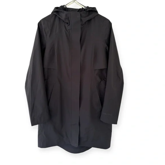 Lululemon • Rain Rebel Jacket
Black - Picture 2 of 16